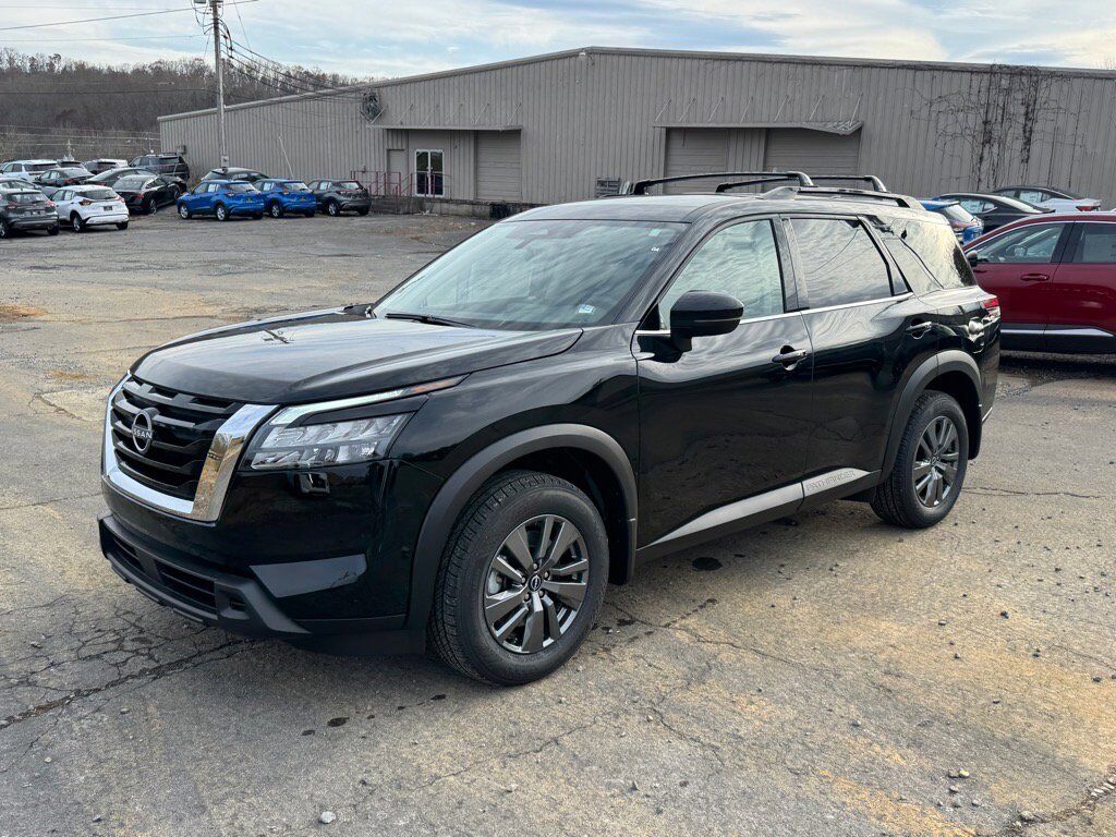 2025 Nissan Pathfinder SV photo 4