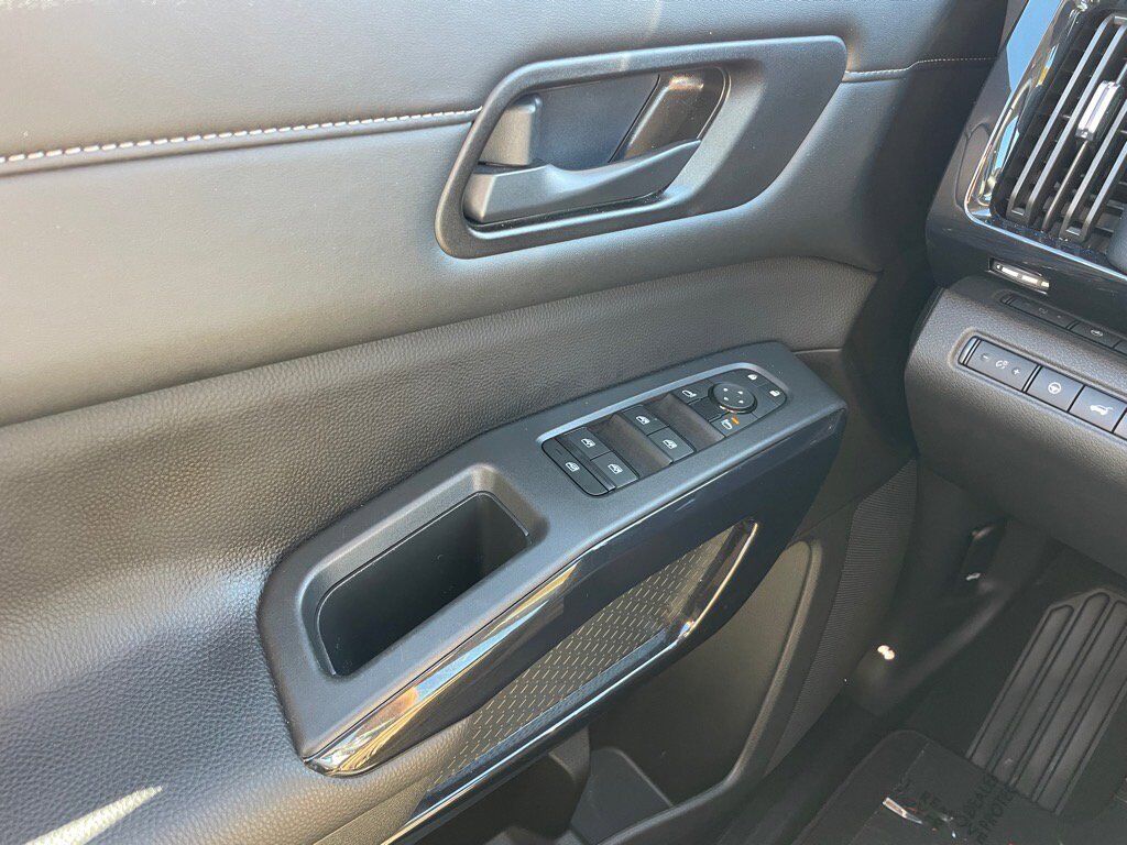 2025 Nissan Pathfinder SV Oak Ridge TN