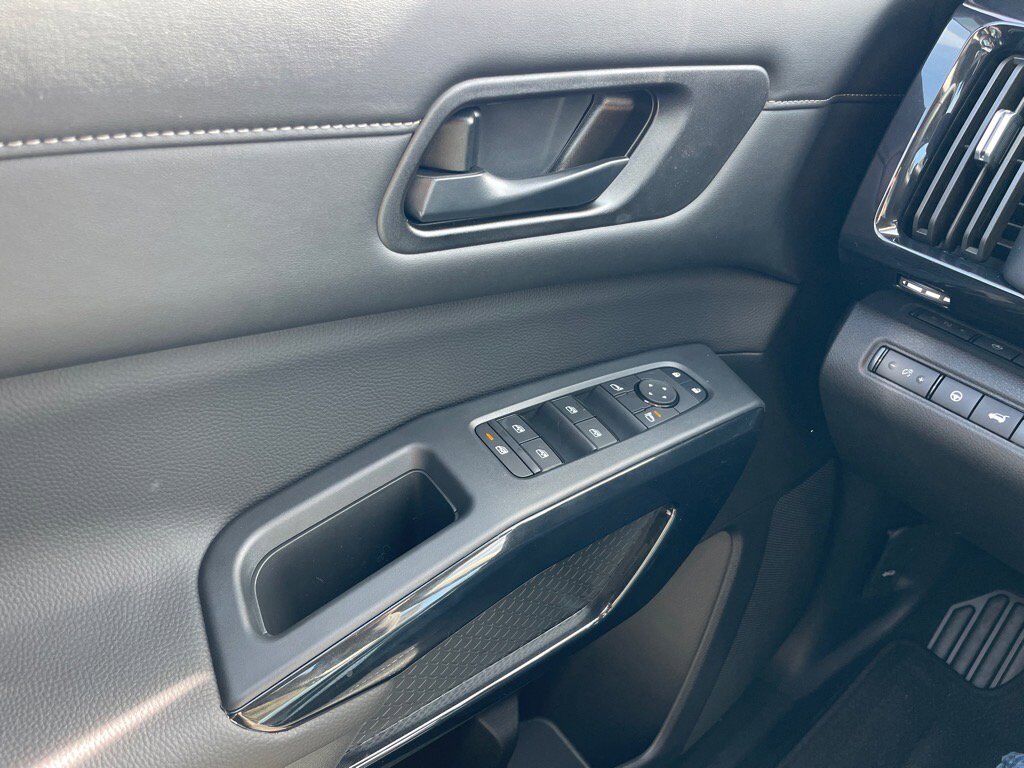 2025 Nissan Pathfinder SV Oak Ridge TN