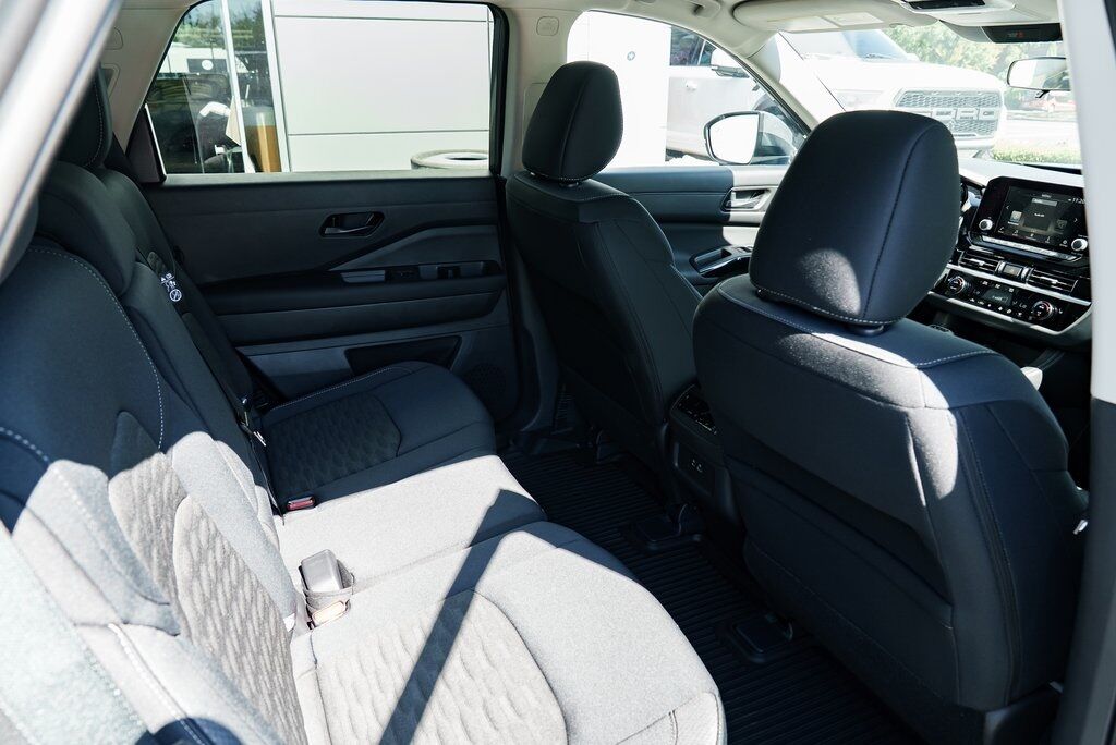 2025 Nissan Pathfinder SV Beaverton OR