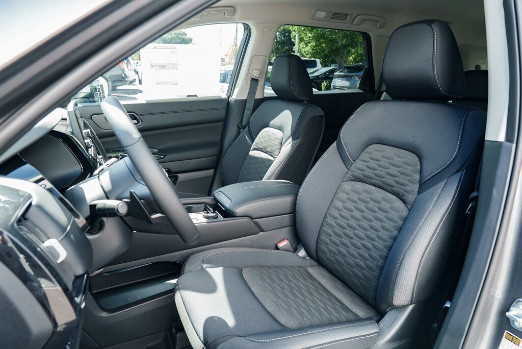 2025 Nissan Pathfinder SV Beaverton OR