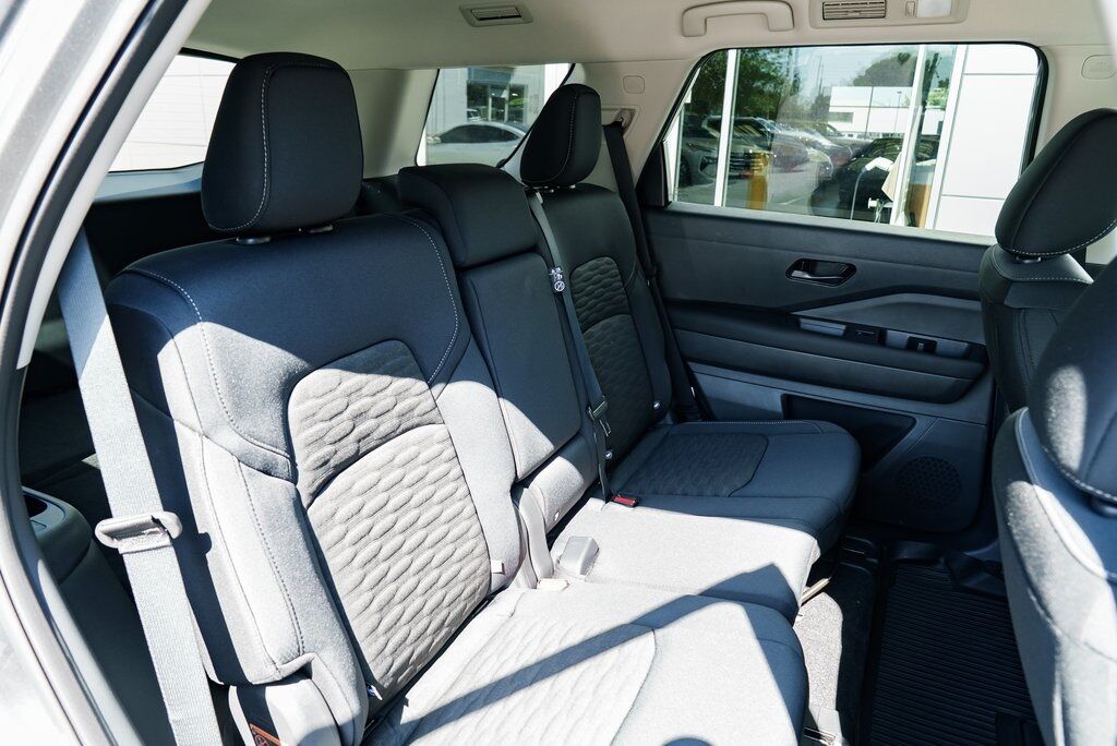 2025 Nissan Pathfinder SV Beaverton OR