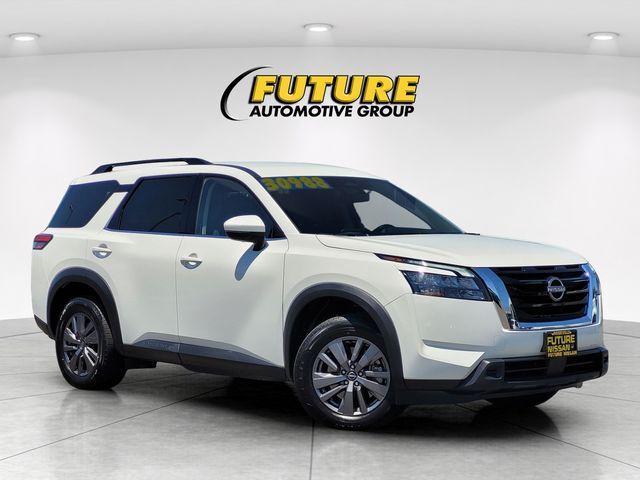 2025 Nissan Pathfinder SV