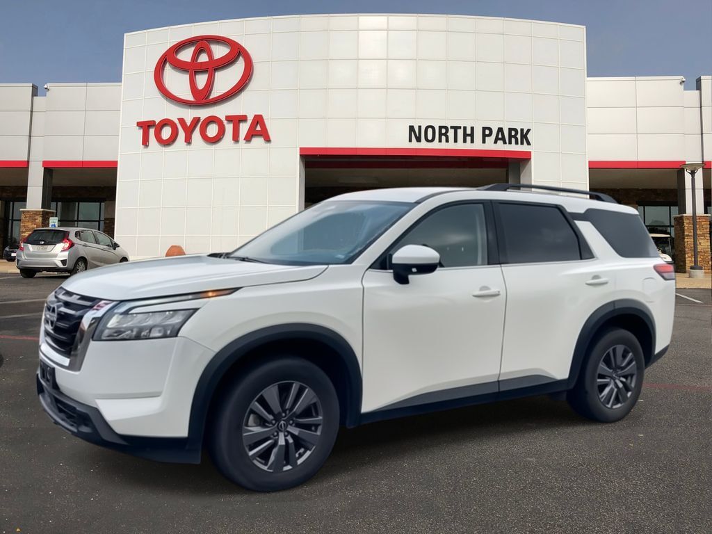 2025 Nissan Pathfinder SV
