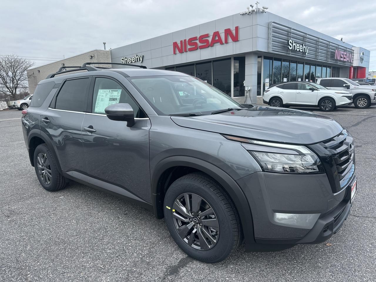 2025 Nissan Pathfinder SV