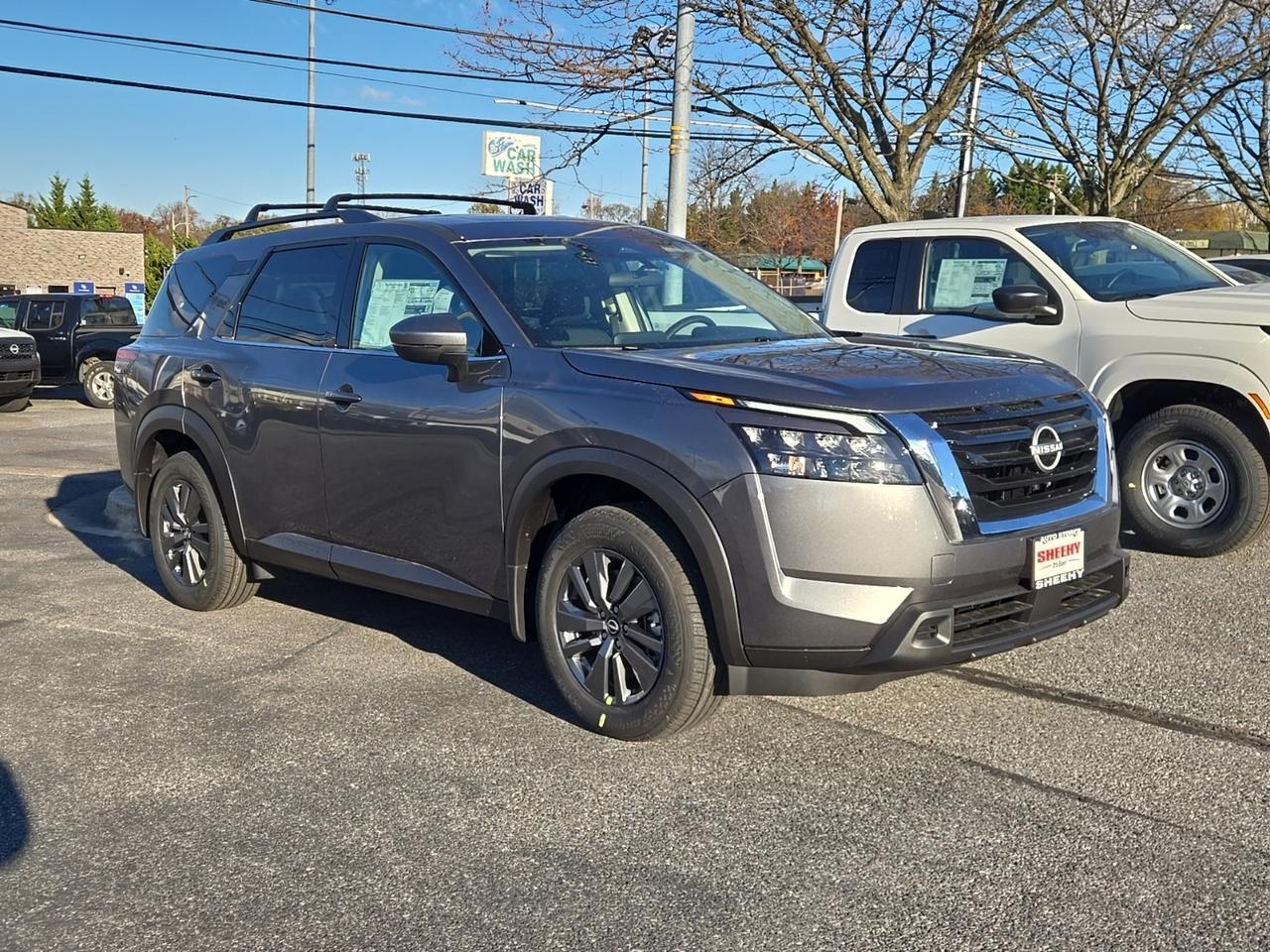 2025 Nissan Pathfinder SV