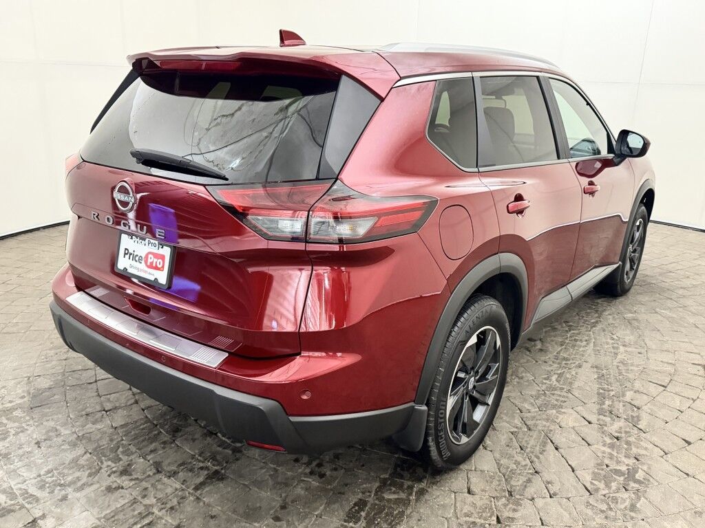 2025 Nissan Rogue FWD SV Premium w/Panoramic Moon, Heated Leather Maumee OH