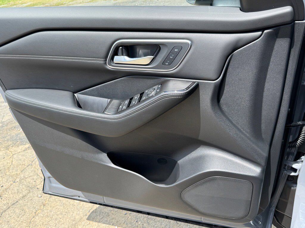 2025 Nissan Rogue Platinum Johnson City TN