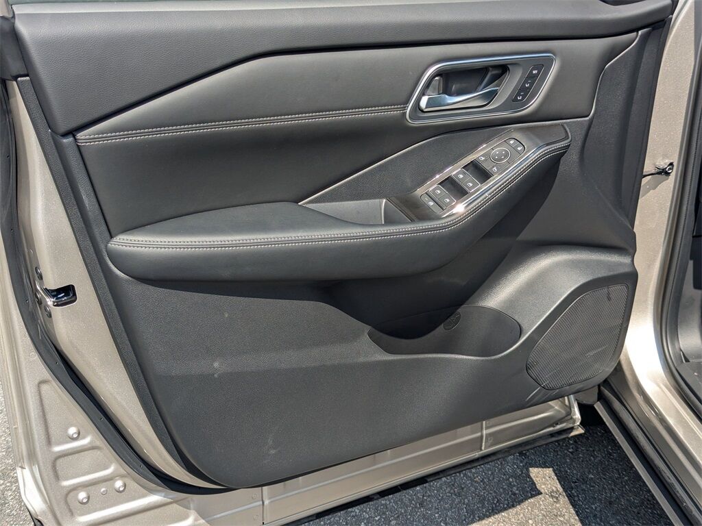 2025 Nissan Rogue Platinum Kennesaw GA