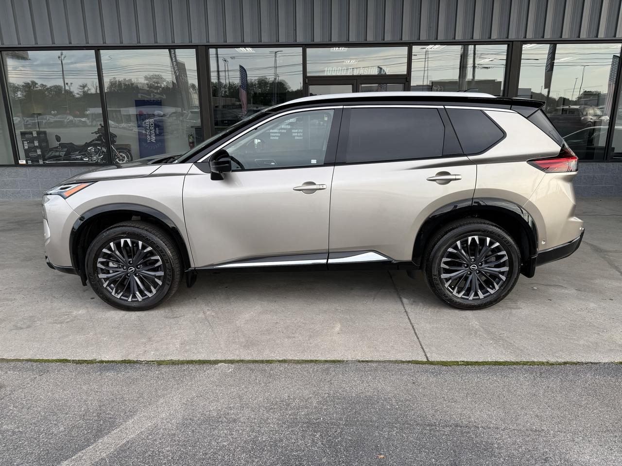 2025 Nissan Rogue Platinum Knoxville TN
