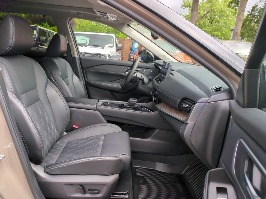 2025 Nissan Rogue Platinum Gresham OR