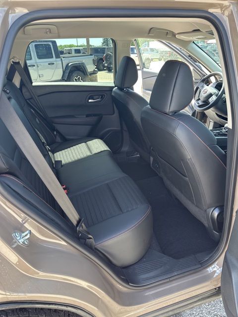 2025 Nissan Rogue Rock Creek Random Lake WI