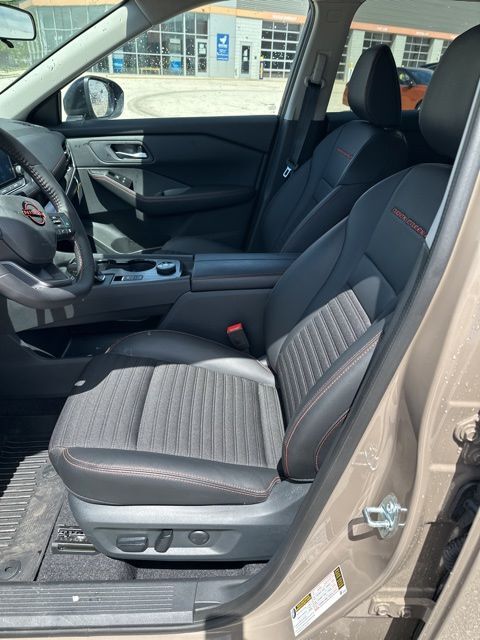 2025 Nissan Rogue Rock Creek Random Lake WI