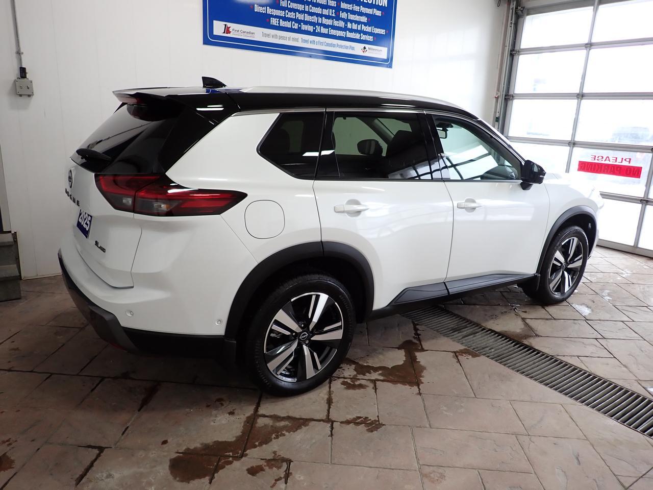 2025 Nissan Rogue SL AWD LEATHER NAVI SUNROOF Listowel ON