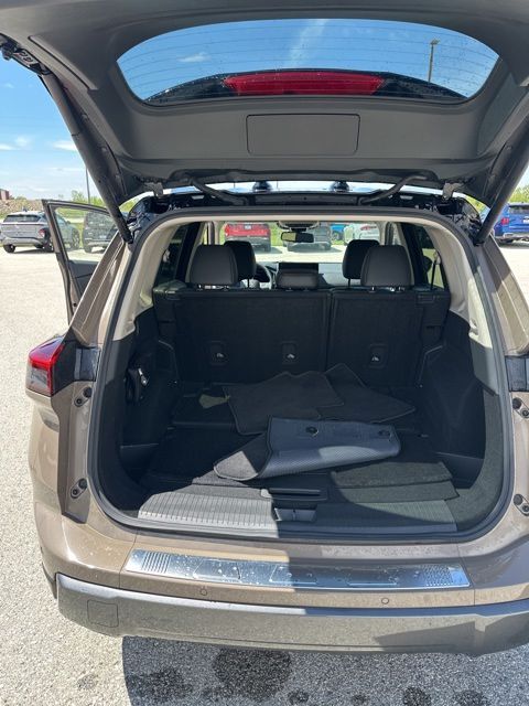 2025 Nissan Rogue SL Random Lake WI