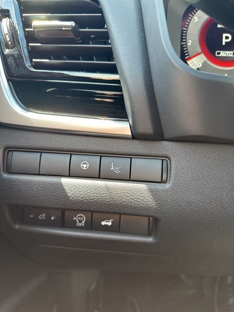 2025 Nissan Rogue SL Random Lake WI