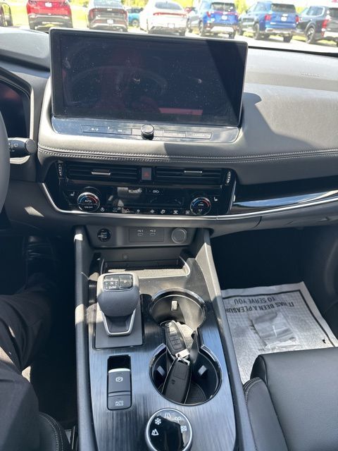 2025 Nissan Rogue SL Random Lake WI
