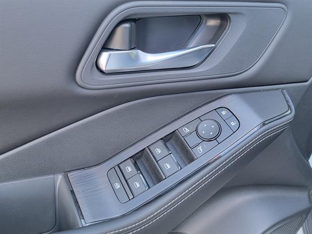 2025 Nissan Rogue SV FWD Seaside CA