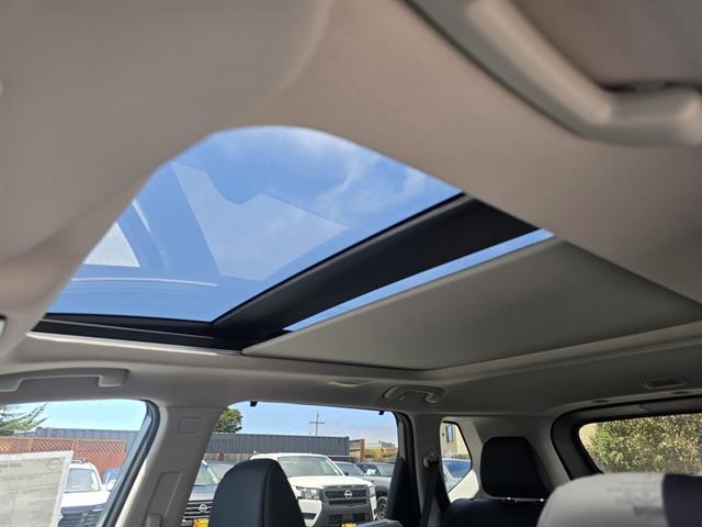 2025 Nissan Rogue SV FWD Seaside CA