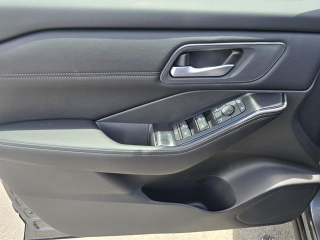2025 Nissan Rogue SV FWD Seaside CA