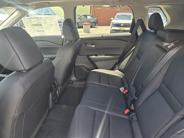 2025 Nissan Rogue SV FWD Seaside CA