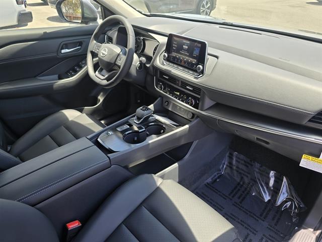 2025 Nissan Rogue SV FWD Seaside CA