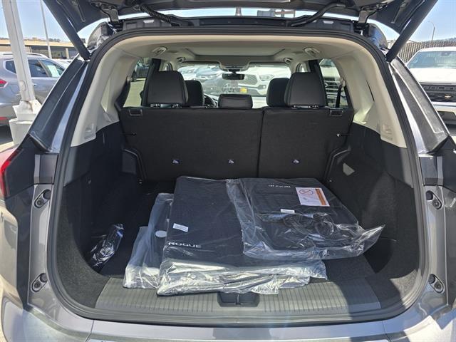 2025 Nissan Rogue SV FWD Seaside CA