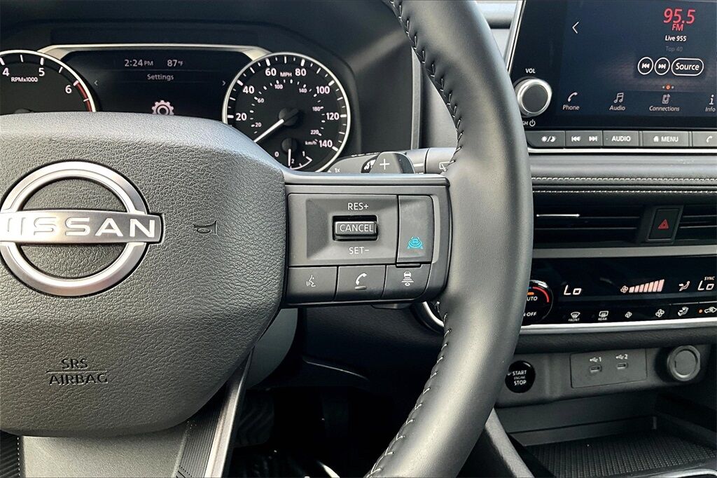 2025 Nissan Rogue SV photo 20