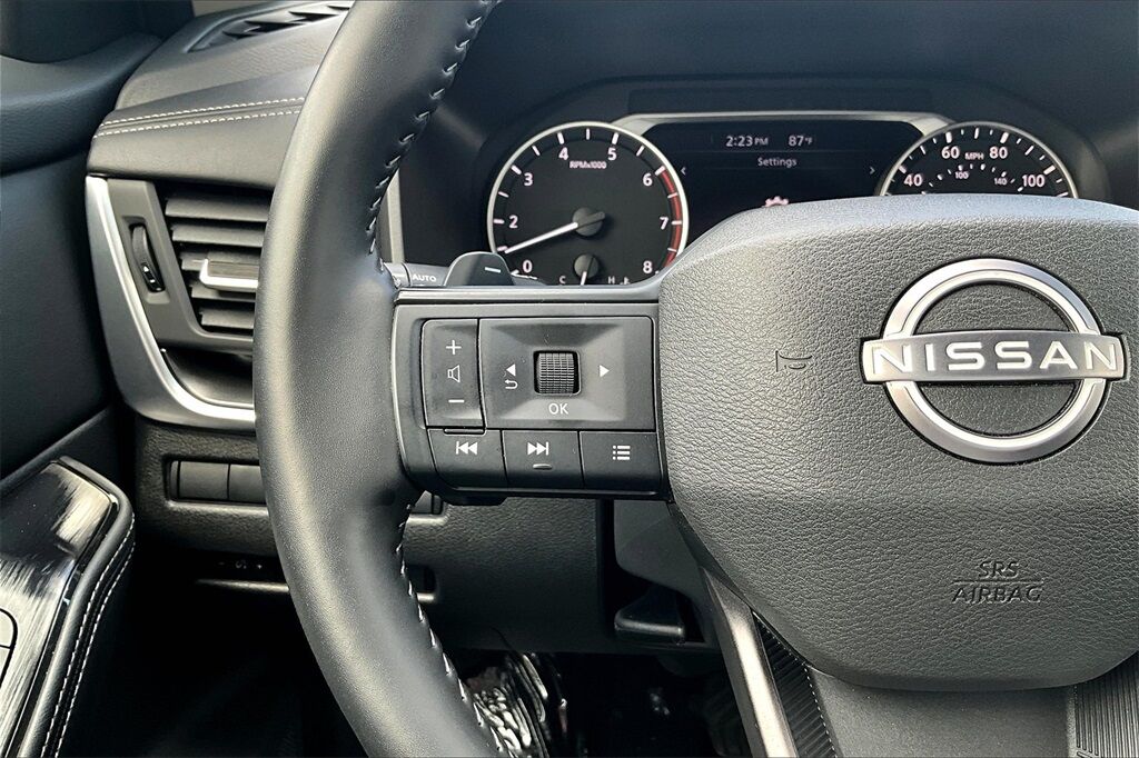 2025 Nissan Rogue SV photo 19
