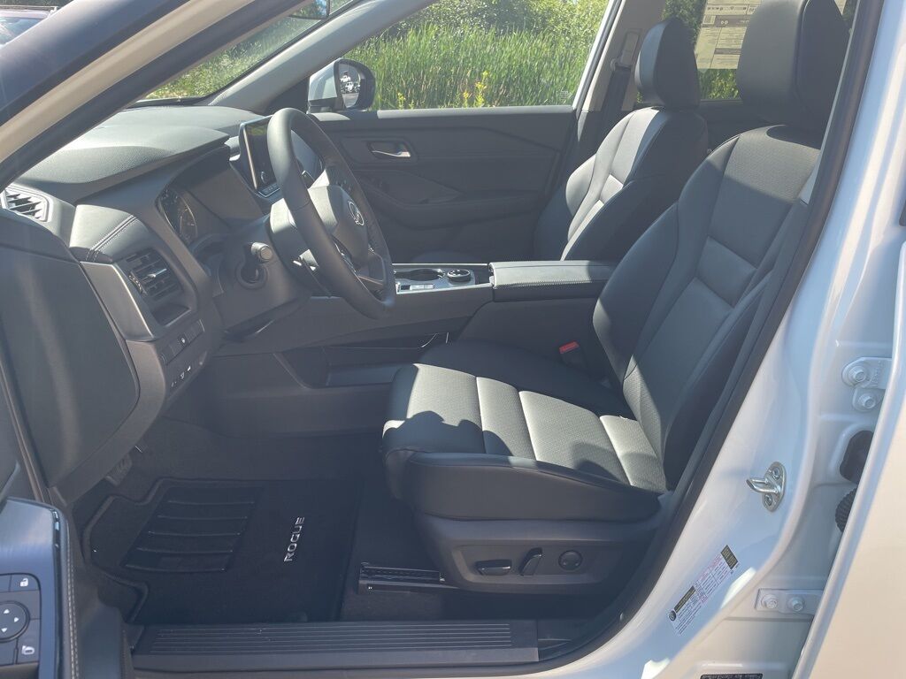 2025 Nissan Rogue SV PRM AWD Duluth MN