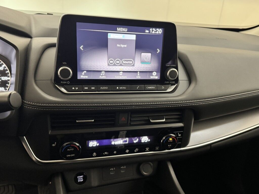 2025 Nissan Rogue SV Premium w/Panoramic Roof, Heated Leather Maumee OH