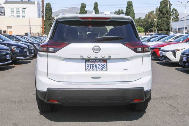 2025 Nissan Rogue SV Glendale CA