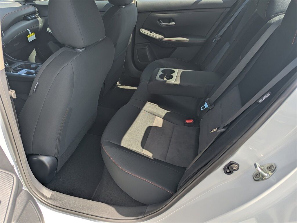 2025 Nissan Sentra SR photo 12