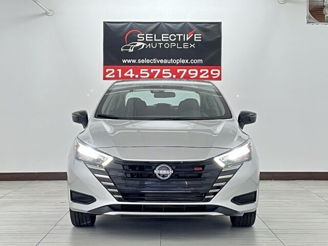 2025 Nissan Versa 1.6 SR