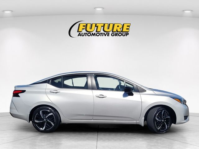 2025 Nissan Versa 1.6 SR