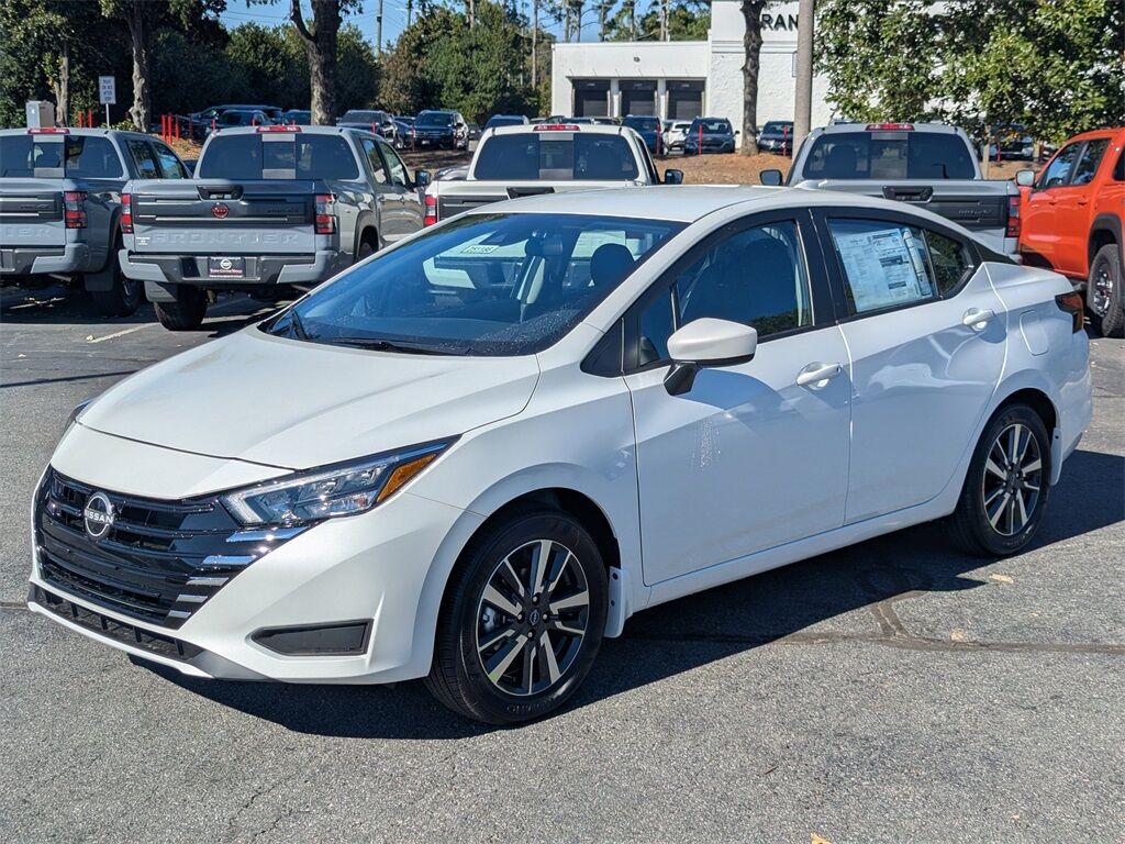 2025 Nissan Versa 1.6 SV photo 4