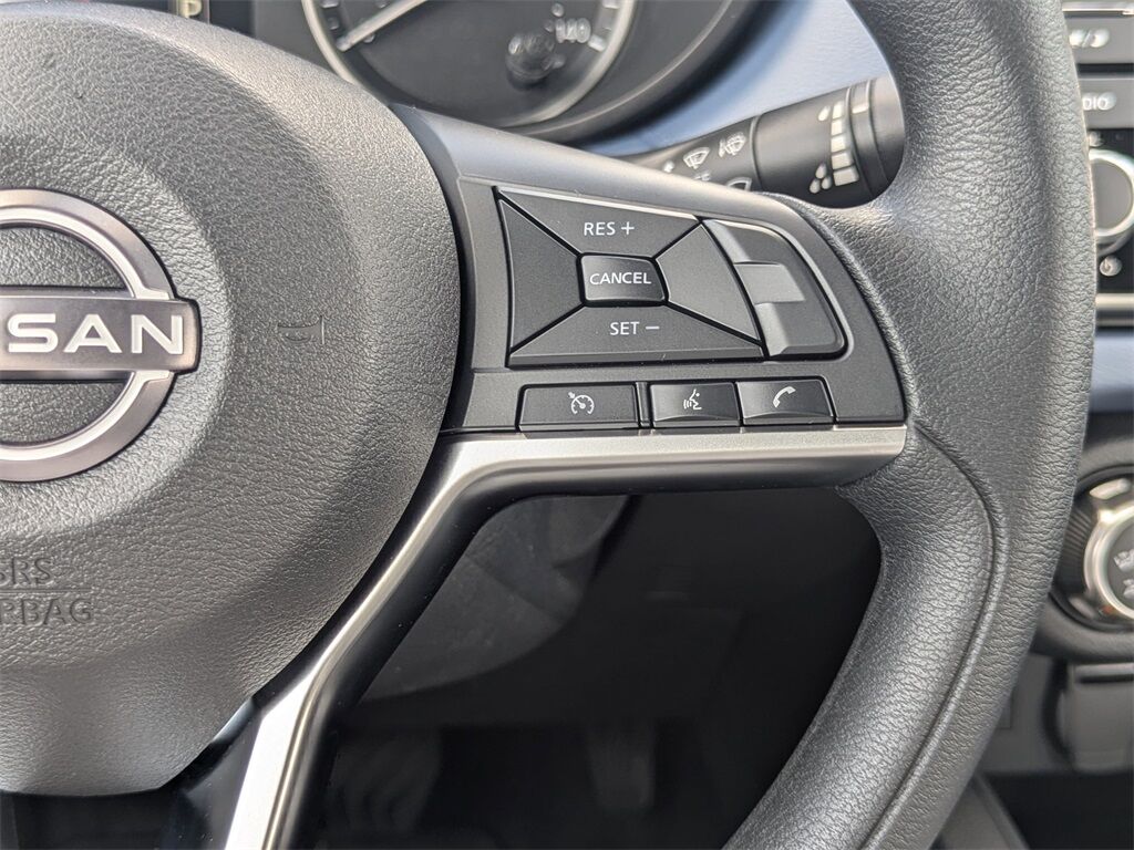 2025 Nissan Versa 1.6 SV photo 16