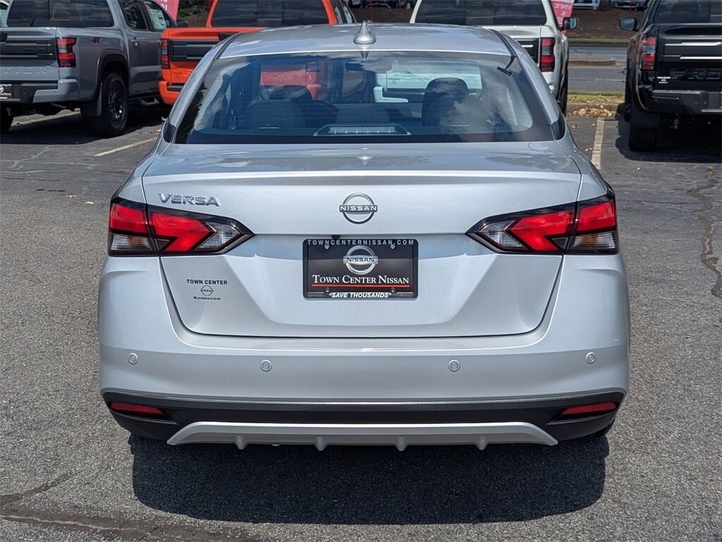2025 Nissan Versa 1.6 SV photo 6