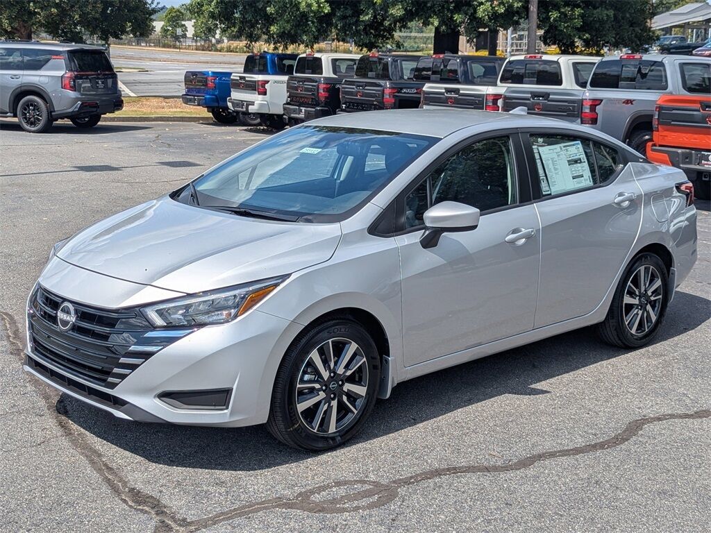 2025 Nissan Versa 1.6 SV photo 3