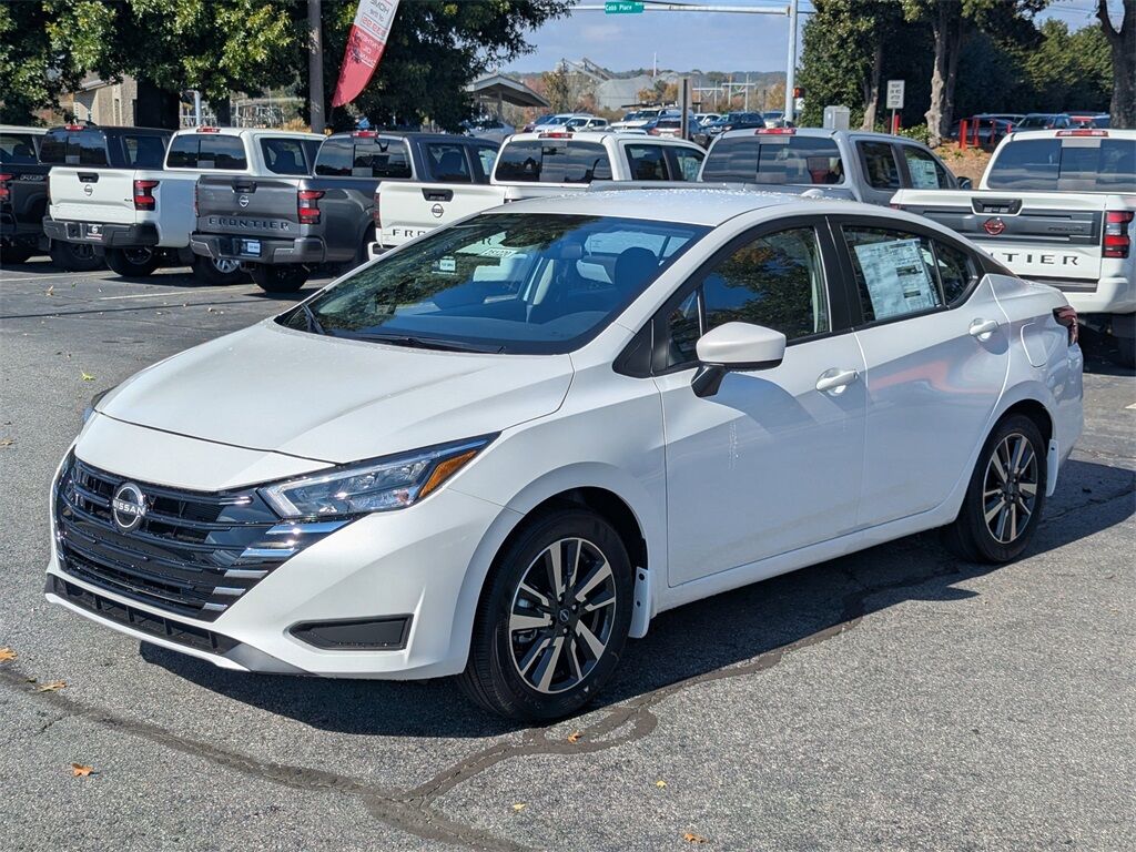 2025 Nissan Versa 1.6 SV photo 4