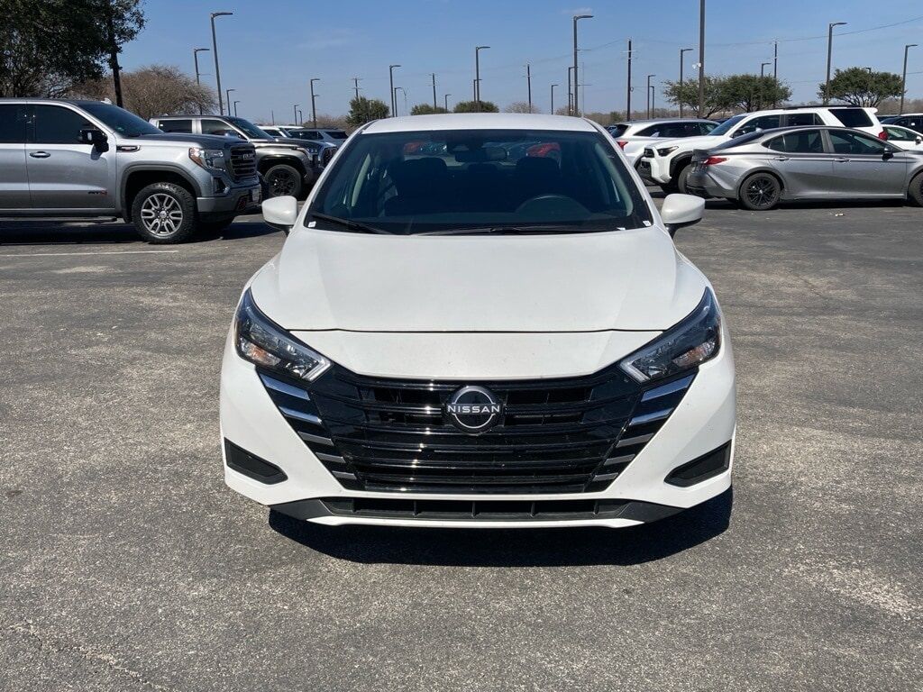 2025 Nissan Versa 1.6 SV