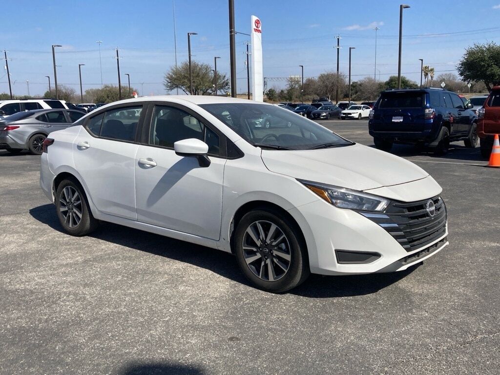 2025 Nissan Versa 1.6 SV