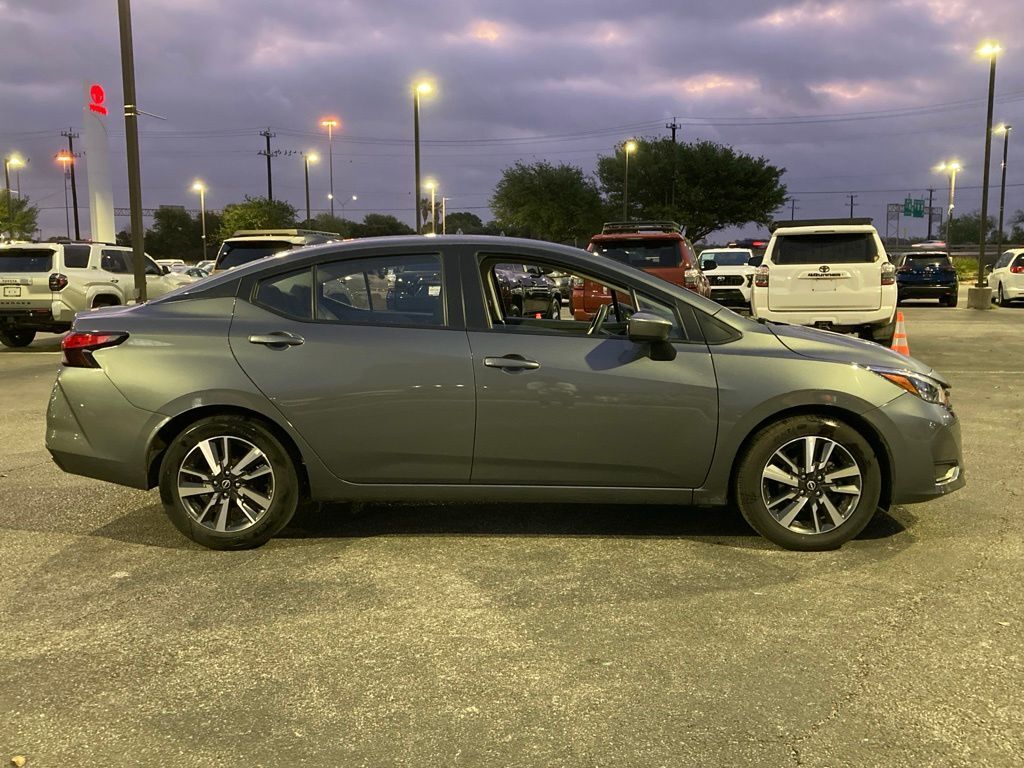 2025 Nissan Versa 1.6 SV