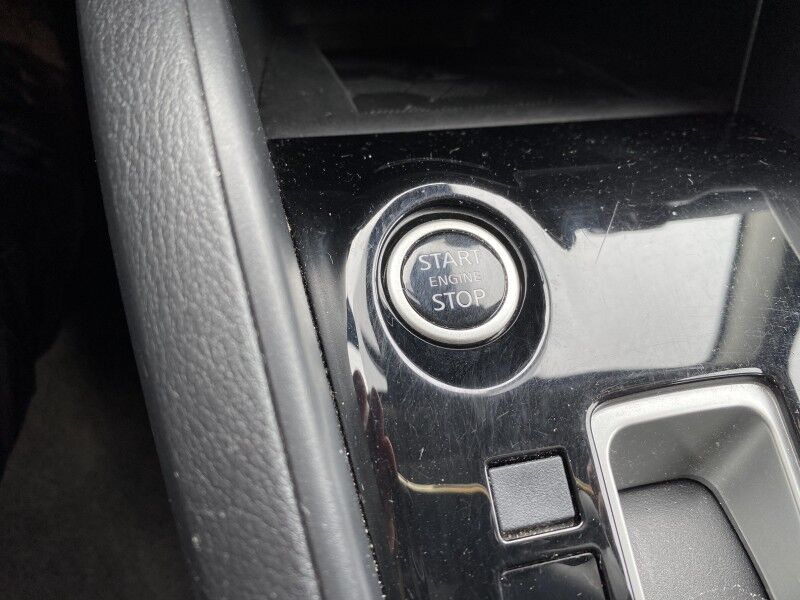 2025 Nissan Versa SV Bristol  PA