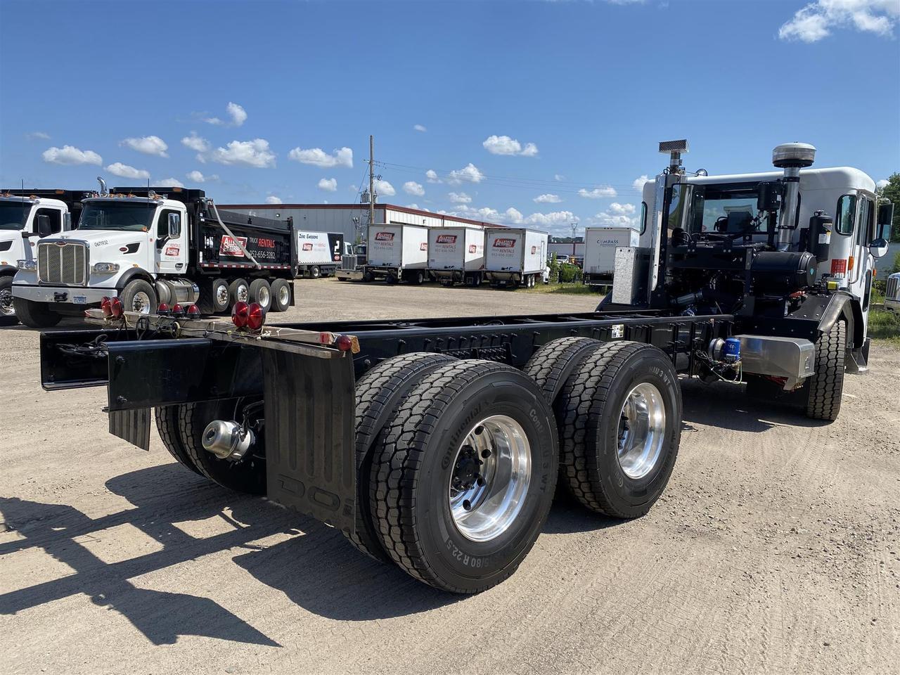 2025 Peterbilt 520 in Fargo, ND — photo 5