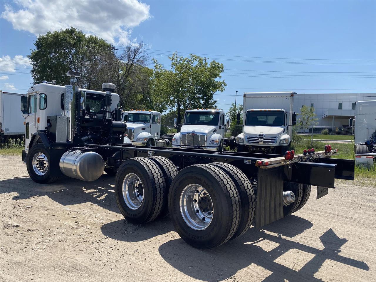2025 Peterbilt 520 in Fargo, ND — photo 4