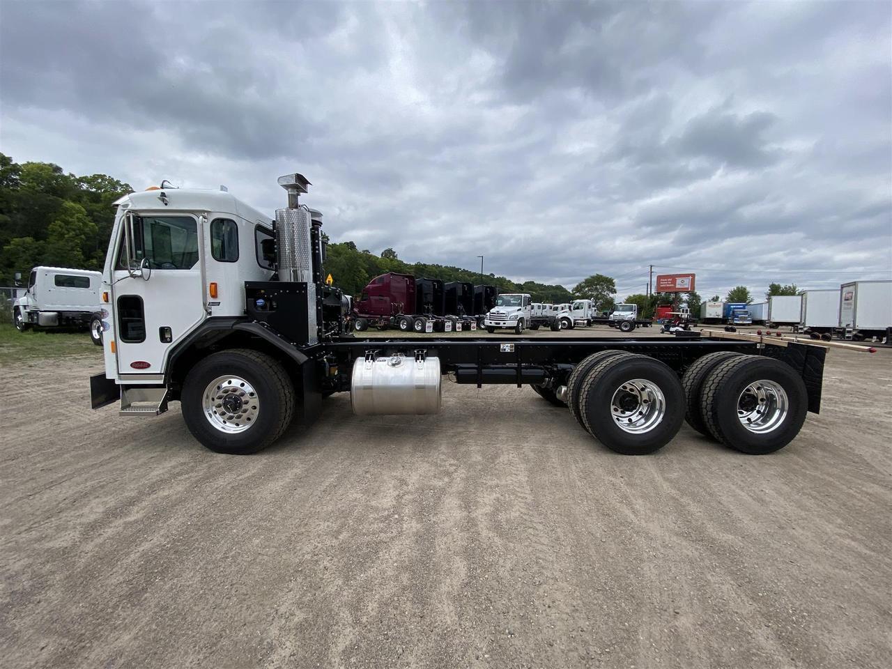 2025 Peterbilt 520