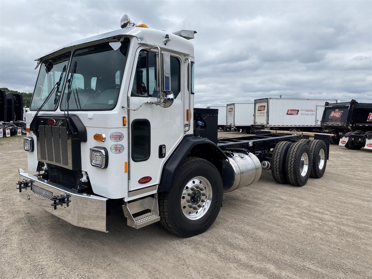 2025 Peterbilt 520