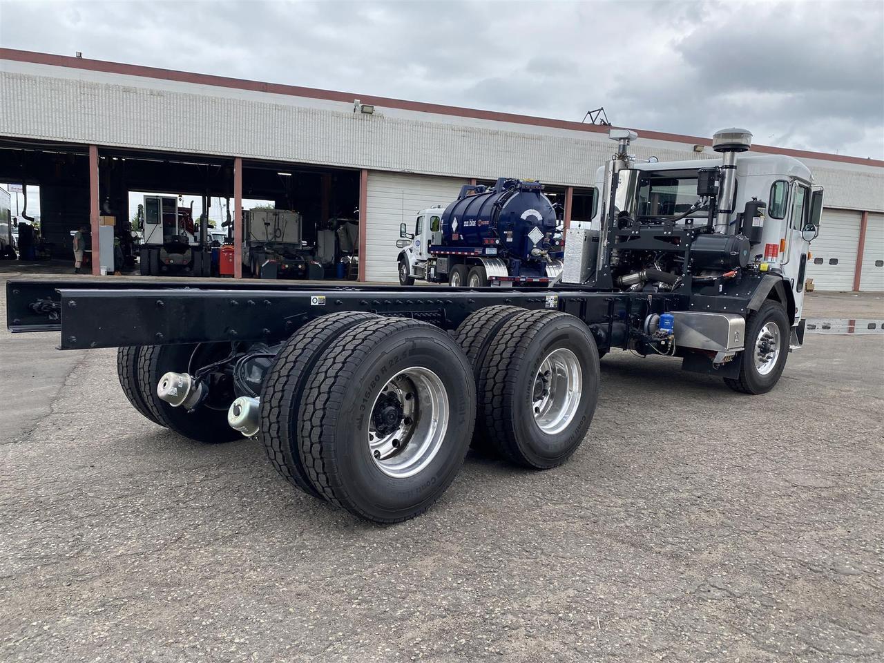 2025 Peterbilt 520 Cab & Chassis South St. Paul MN