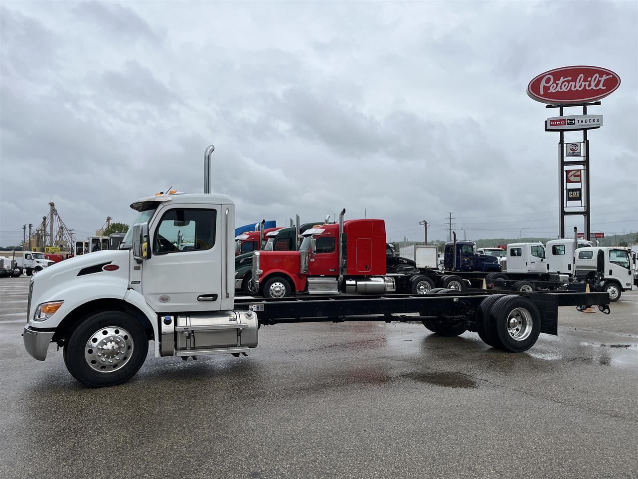 2025 Peterbilt 536
